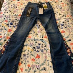 Color dark blue jeans flared never used with tags